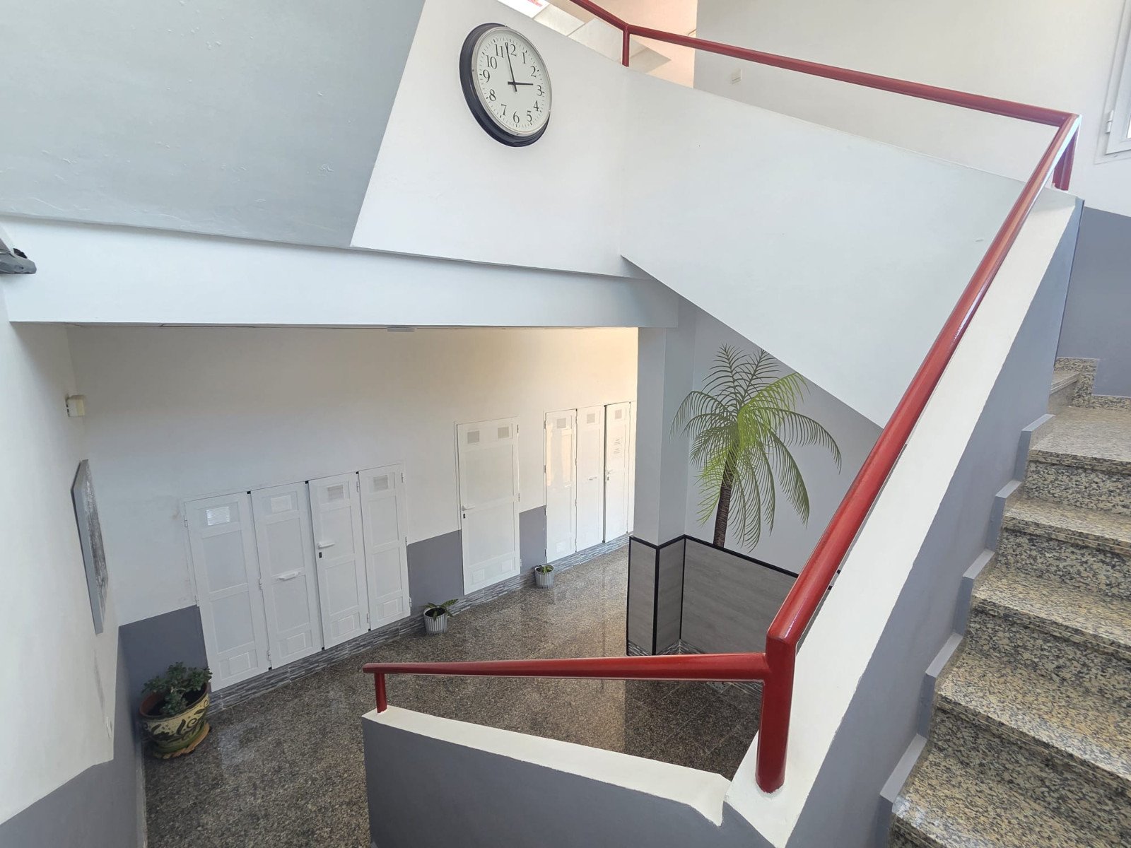 In der beliebten Gegend von El Galán in Orihuela Costa, unweit von Villamartín an der begehrten Costa Blanca Süd, bietet dieses charmante Penthouse-A