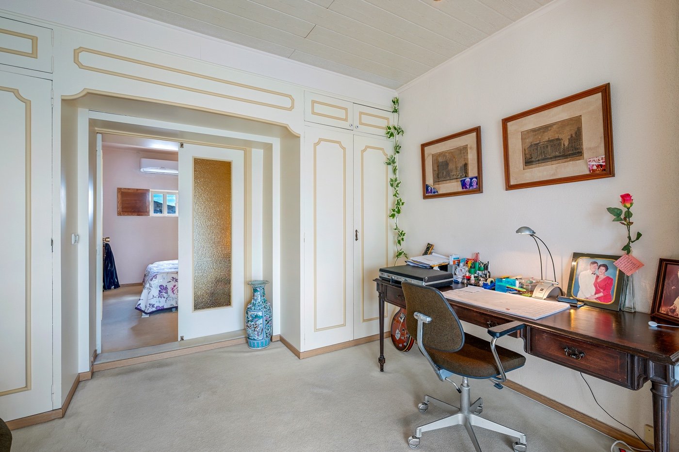 We present a rare opportunity in one of Benidorm’s most privileged locations: right next to the iconic Hotel Lid
