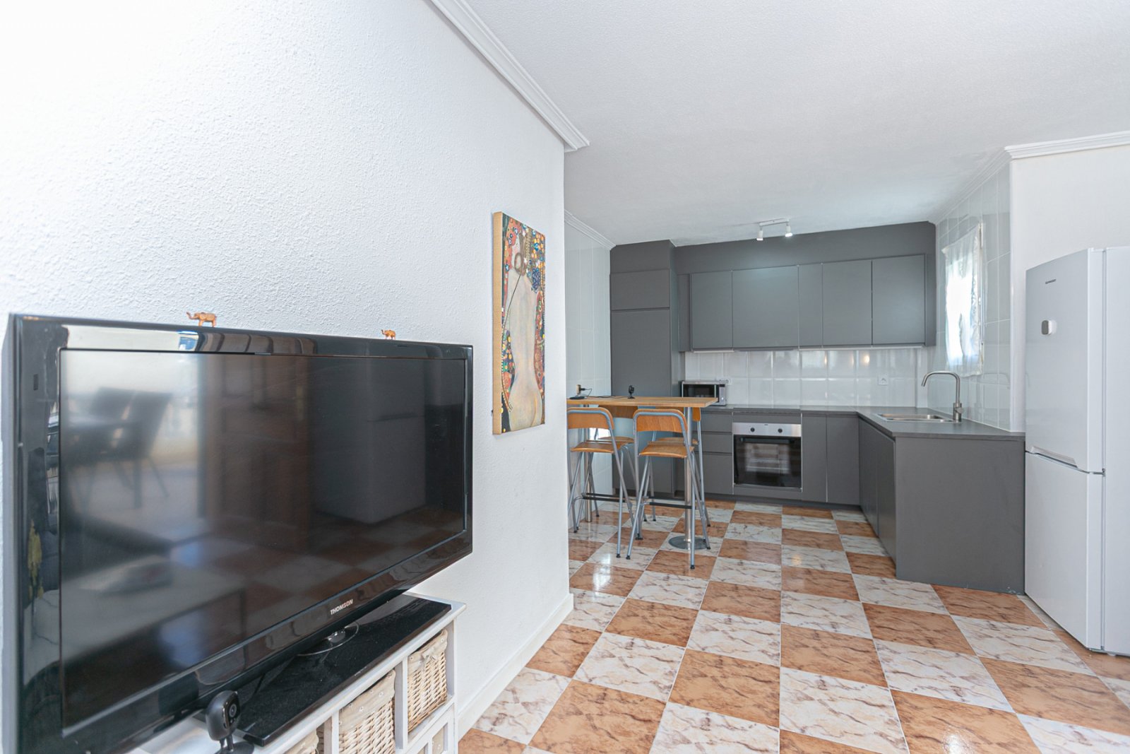 Wir präsentieren Ihnen dieses charmante, nach Süden ausgerichtete Doppelhaushälfte, gelegen in einer der begehrtesten Lagen der Costa Blanca, zwische