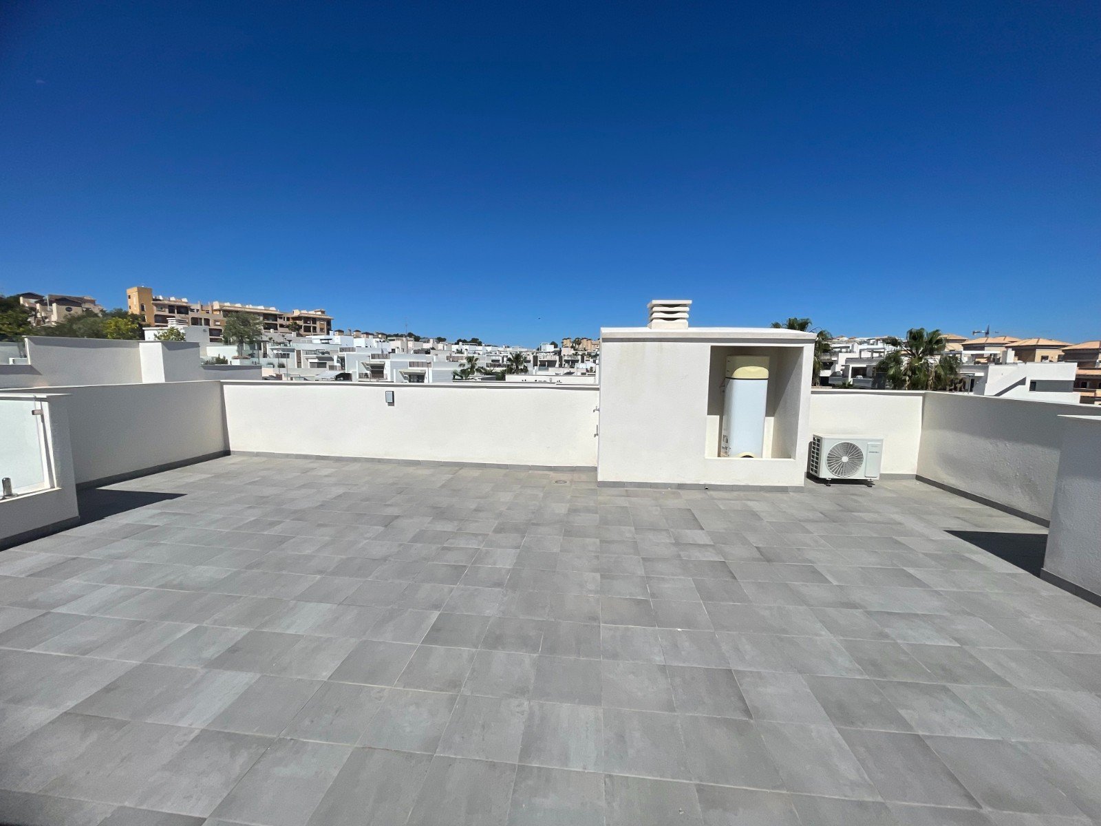   This South Facing, Two Bedroom, Top Floor Corner Apartment in Villamartin is located within a 10 minute walk of a main chain supermarket, JYSK furni