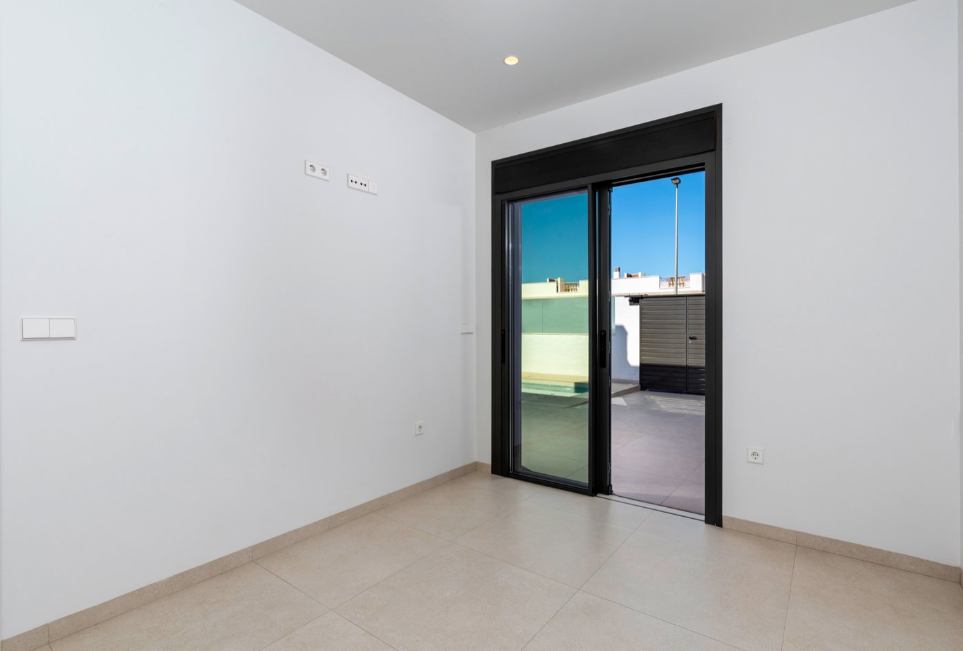 Diese exklusive Sammlung freistehender Chalets befindet sich in der charmanten Stadt San Javier und bietet ein einzigartiges Wohnerlebnis. Mit nur se