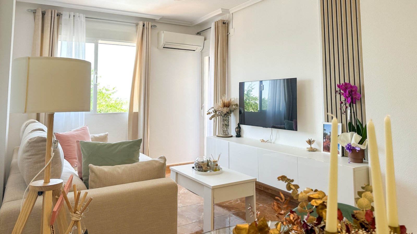 Renovierte Wohnung in der Nähe des Yachthafens Guardamar del Segura zu verkaufen.

Diese renovierte 2-Zimmer-Wohnung mit 2