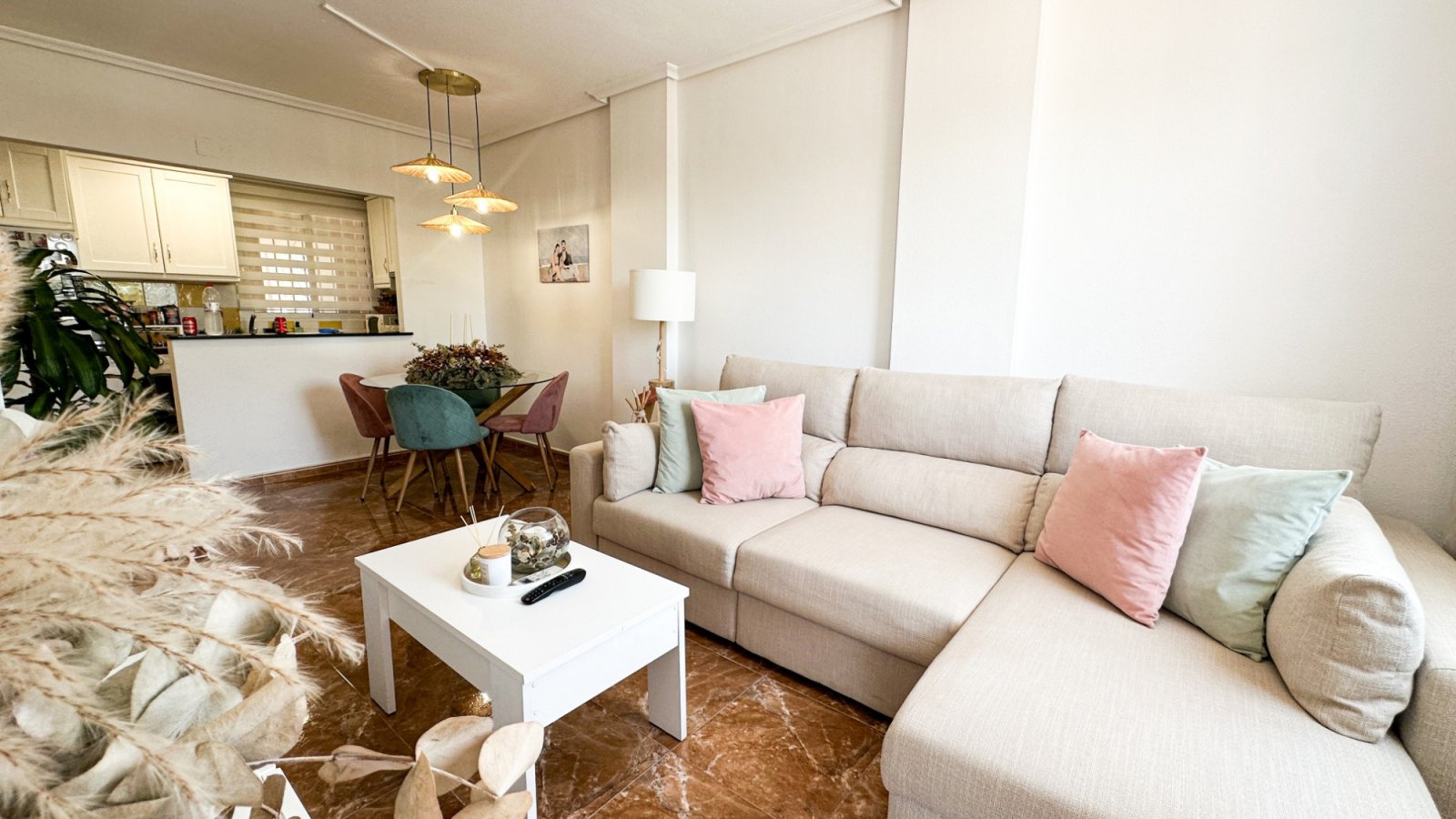 Renovierte Wohnung in der Nähe des Yachthafens Guardamar del Segura zu verkaufen.

Diese renovierte 2-Zimmer-Wohnung mit 2