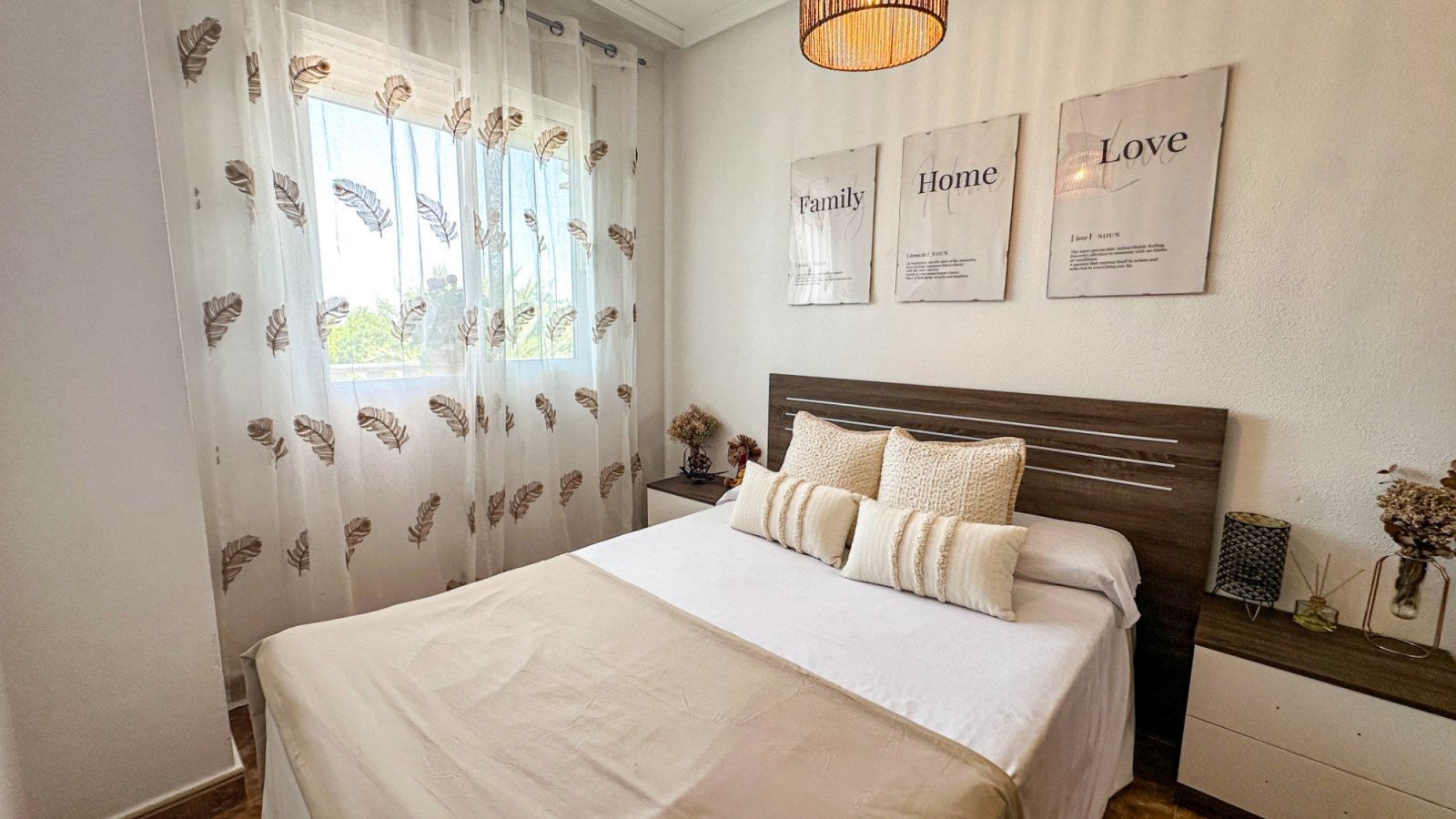 Renovierte Wohnung in der Nähe des Yachthafens Guardamar del Segura zu verkaufen.

Diese renovierte 2-Zimmer-Wohnung mit 2