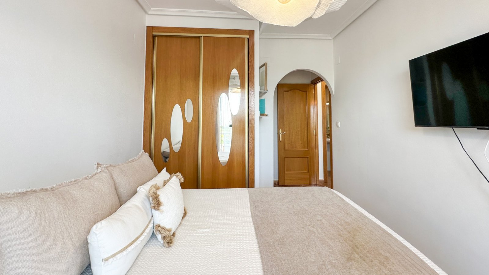 Renovierte Wohnung in der Nähe des Yachthafens Guardamar del Segura zu verkaufen.

Diese renovierte 2-Zimmer-Wohnung mit 2
