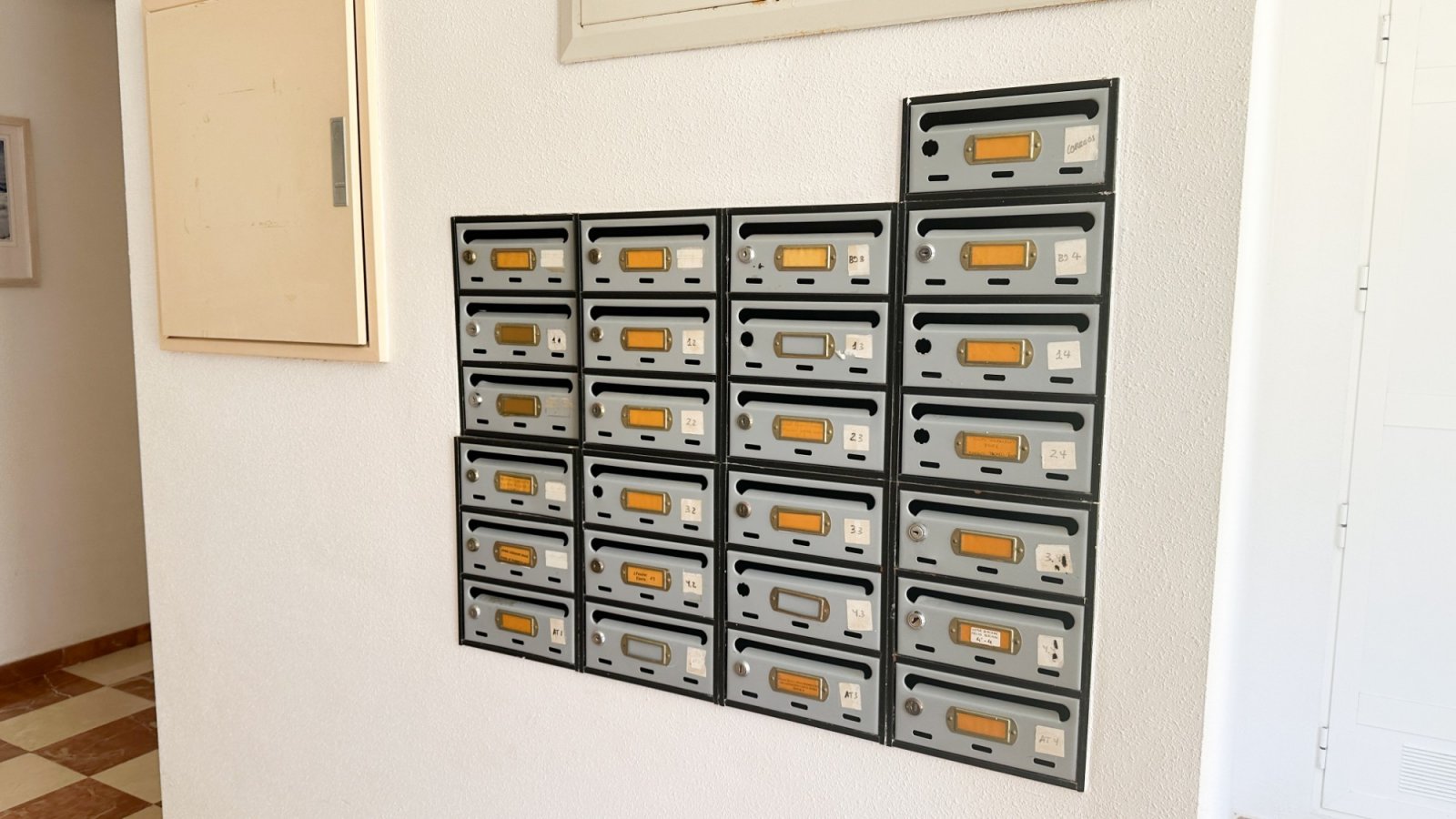 Renovierte Wohnung in der Nähe des Yachthafens Guardamar del Segura zu verkaufen.

Diese renovierte 2-Zimmer-Wohnung mit 2