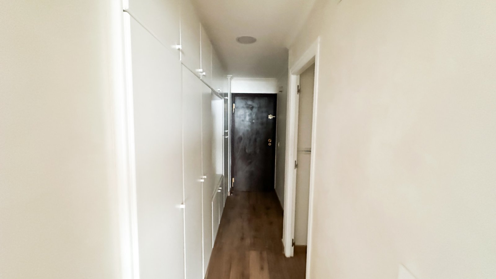 

Entdecken Sie diese helle, renovierte Wohnung im ersten Stock, gelegen in einer der gefragtesten Gegenden von Torrevieja