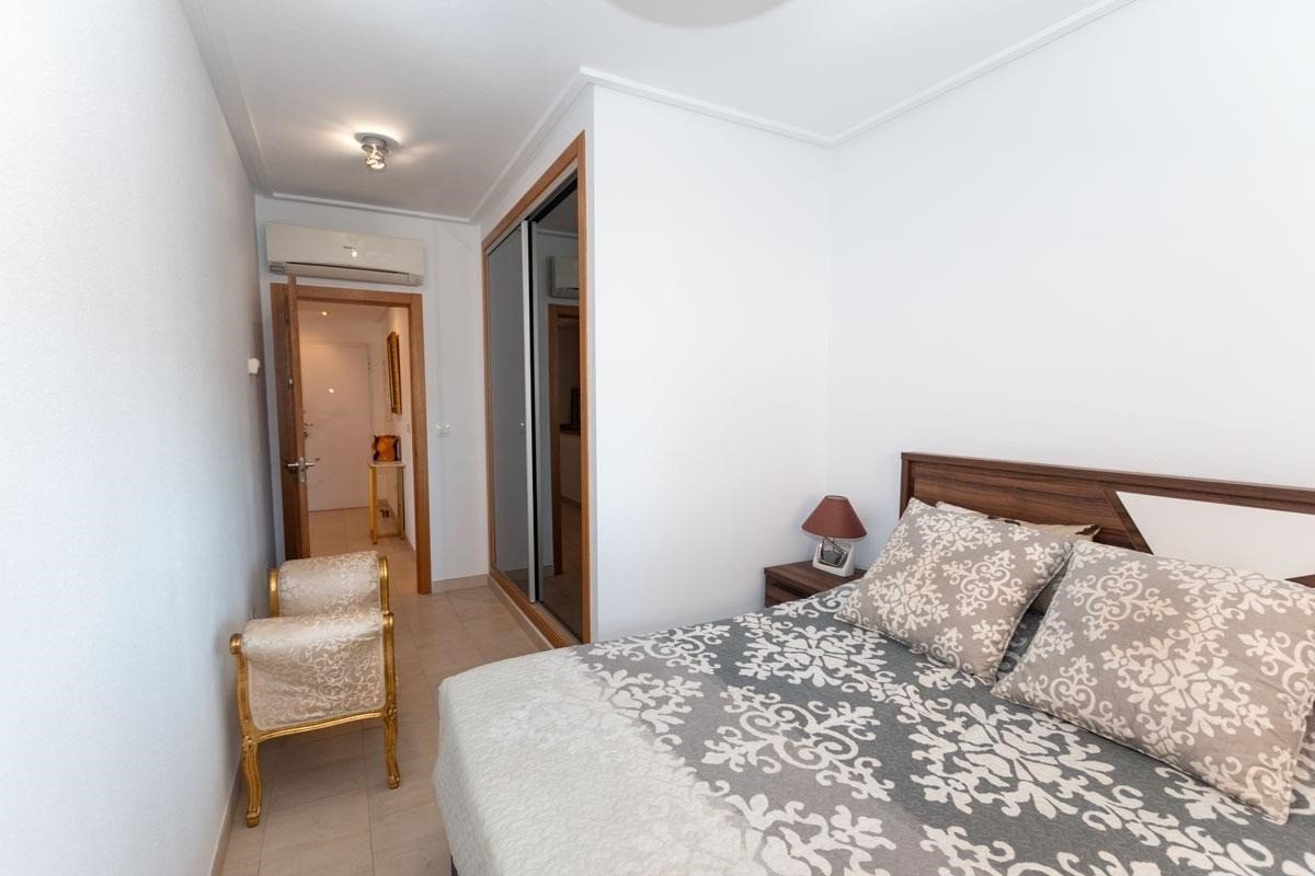This South-East Facing, Three Bedroom, 2nd Floor Apartment in Los Dolses, Villamartin, is located in a desirable area of the Orihuela Costa, just a