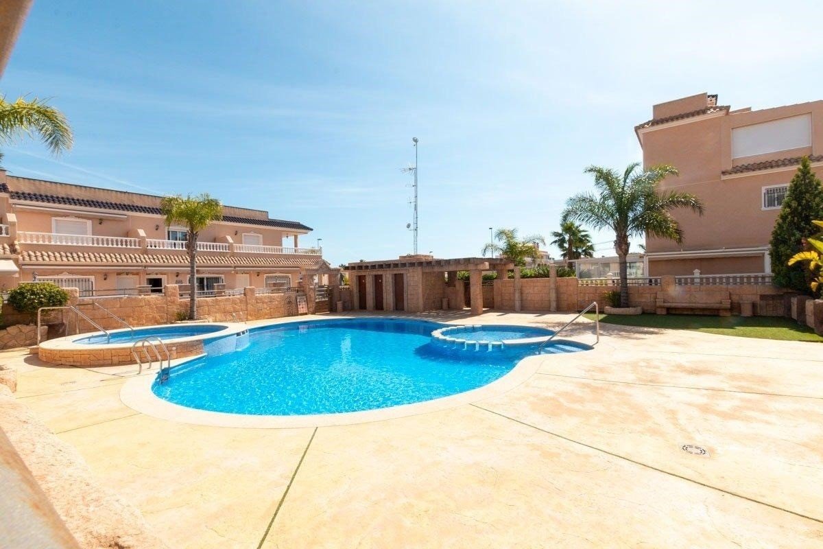 This South-East Facing, Three Bedroom, 2nd Floor Apartment in Los Dolses, Villamartin, is located in a desirable area of the Orihuela Costa, just a