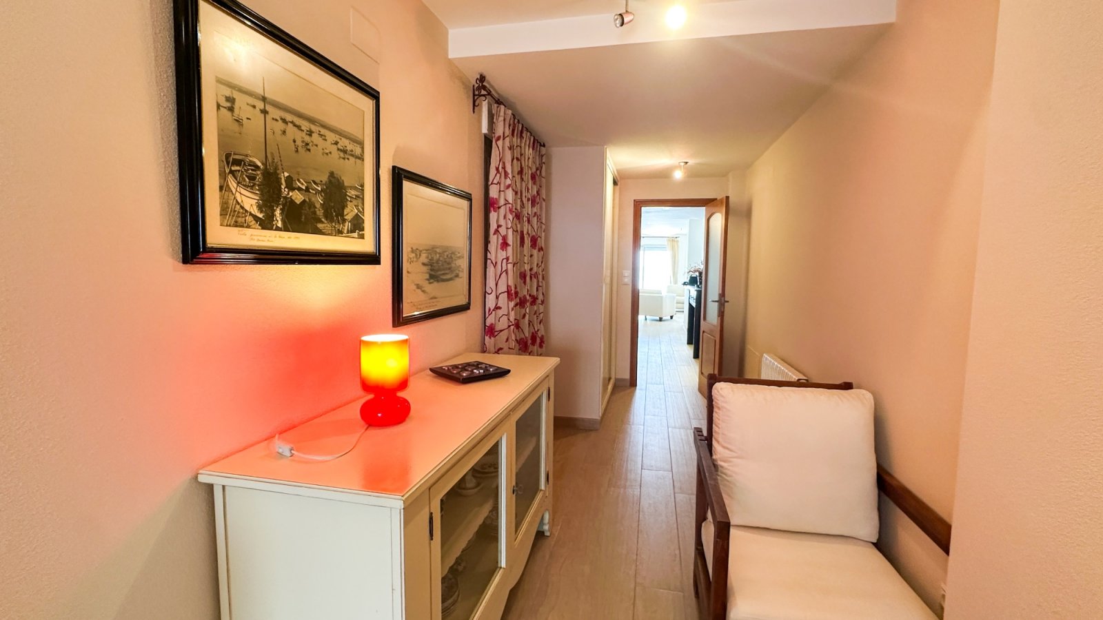  präsentiert dieses spektakuläre Strandapartment in Torrevieja mit atemberaubendem, unverbaubarem Meerblick.&amp;#13;&amp;#13;
Das Apartment