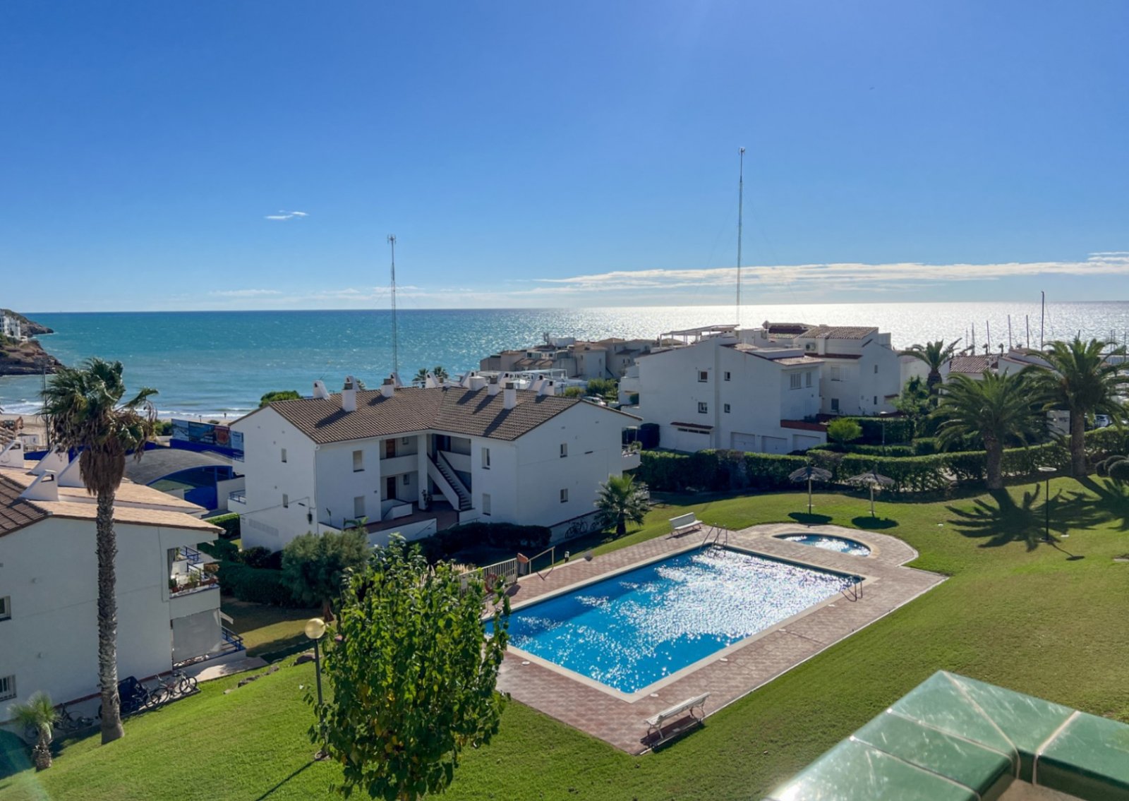 Wohnung direkt am Aiguadolç Strand, mit 3 Schlafzimmern und 2 Badezimmern. Jeder, der zum ersten Mal hereinkommt, ist sprachlos über die atemberau