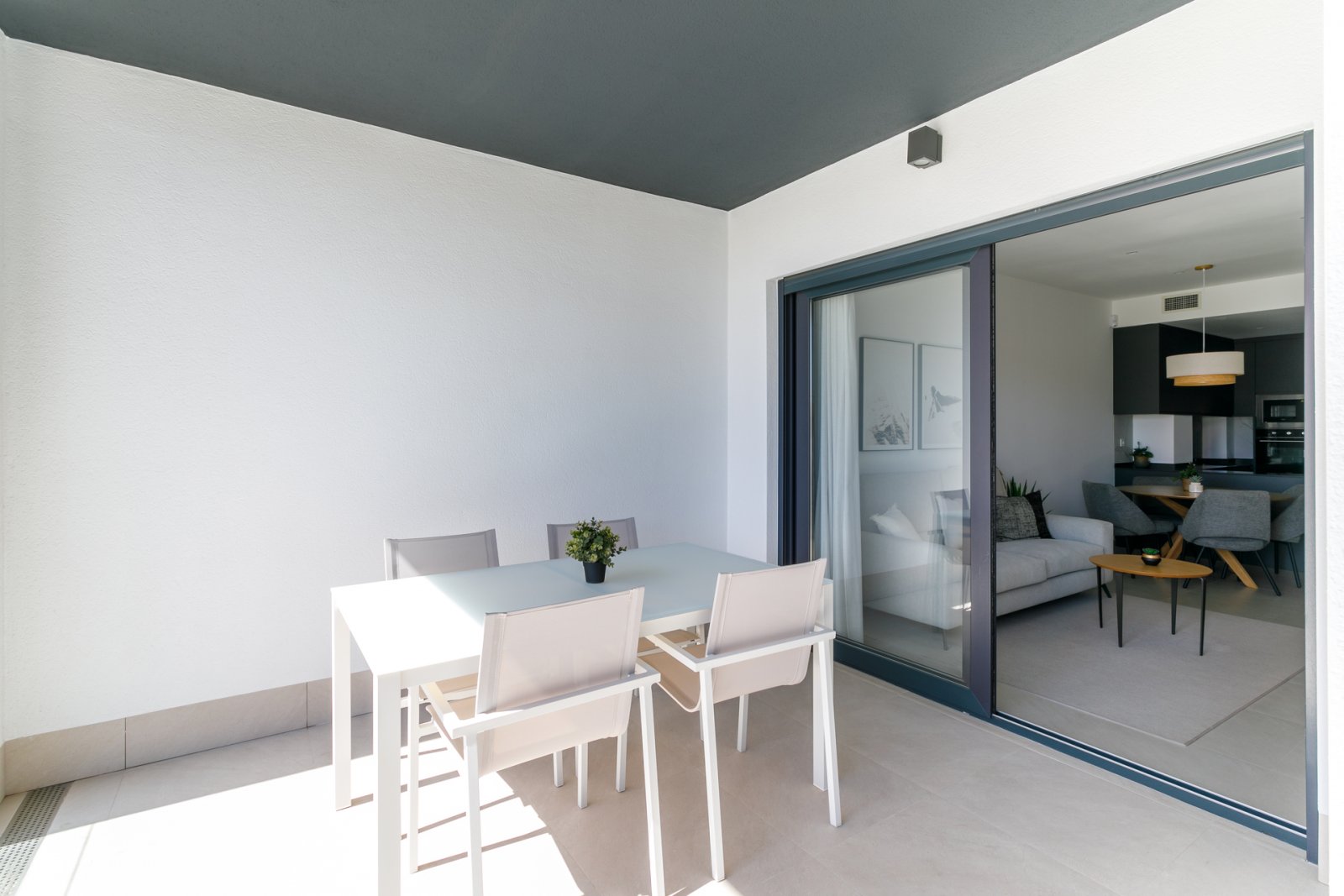  In der schönen Stadt Torrevieja gelegen, bietet diese Wohnanlage eine Vielzahl von Wohnmöglichkeiten, die auf unterschiedliche Bedürfnisse und Lebens