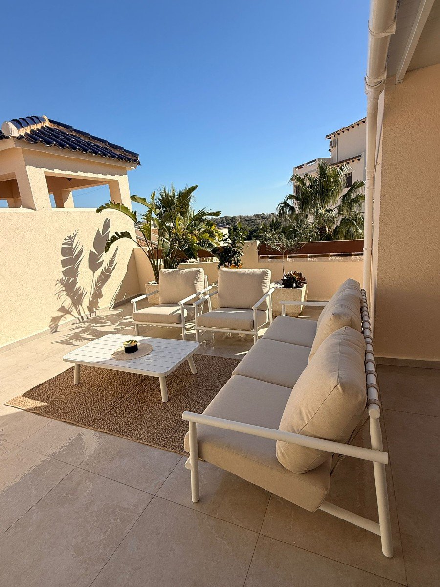   This beautifully renovated and fully furnished 138m² apartment offers spacious, modern living with high-quality finishes throughout. Designed for co