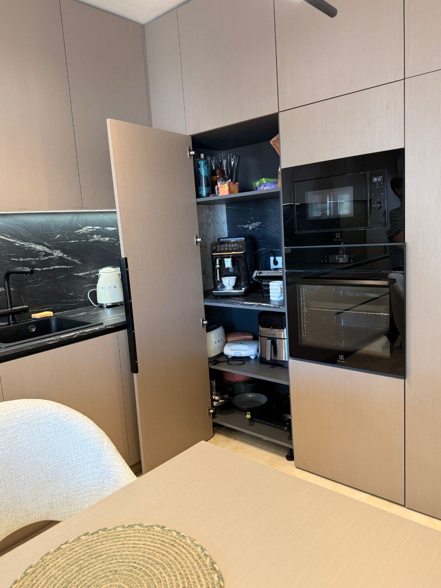   This beautifully renovated and fully furnished 138m² apartment offers spacious, modern living with high-quality finishes throughout. Designed for co