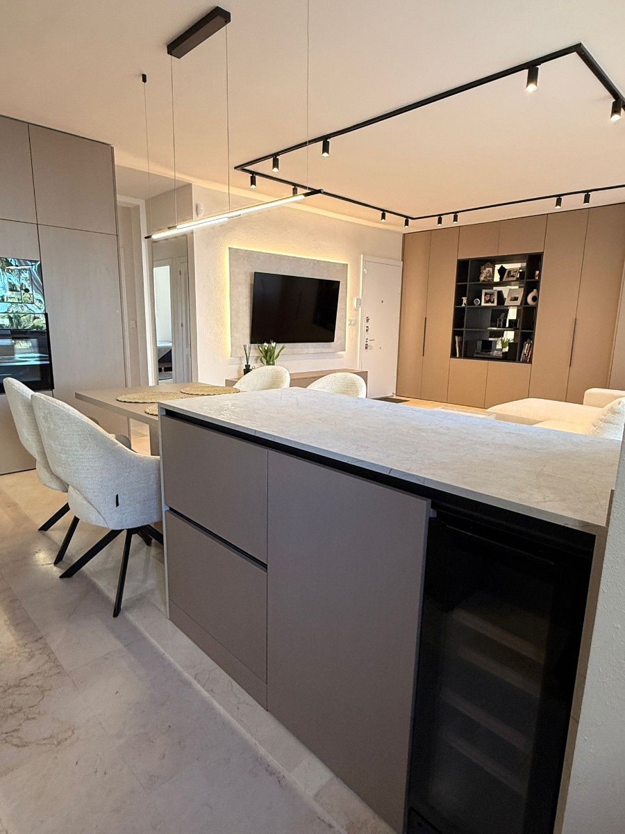   This beautifully renovated and fully furnished 138m² apartment offers spacious, modern living with high-quality finishes throughout. Designed for co