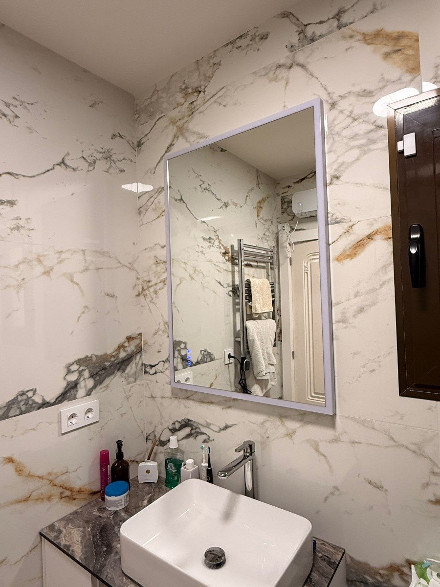   This beautifully renovated and fully furnished 138m² apartment offers spacious, modern living with high-quality finishes throughout. Designed for co