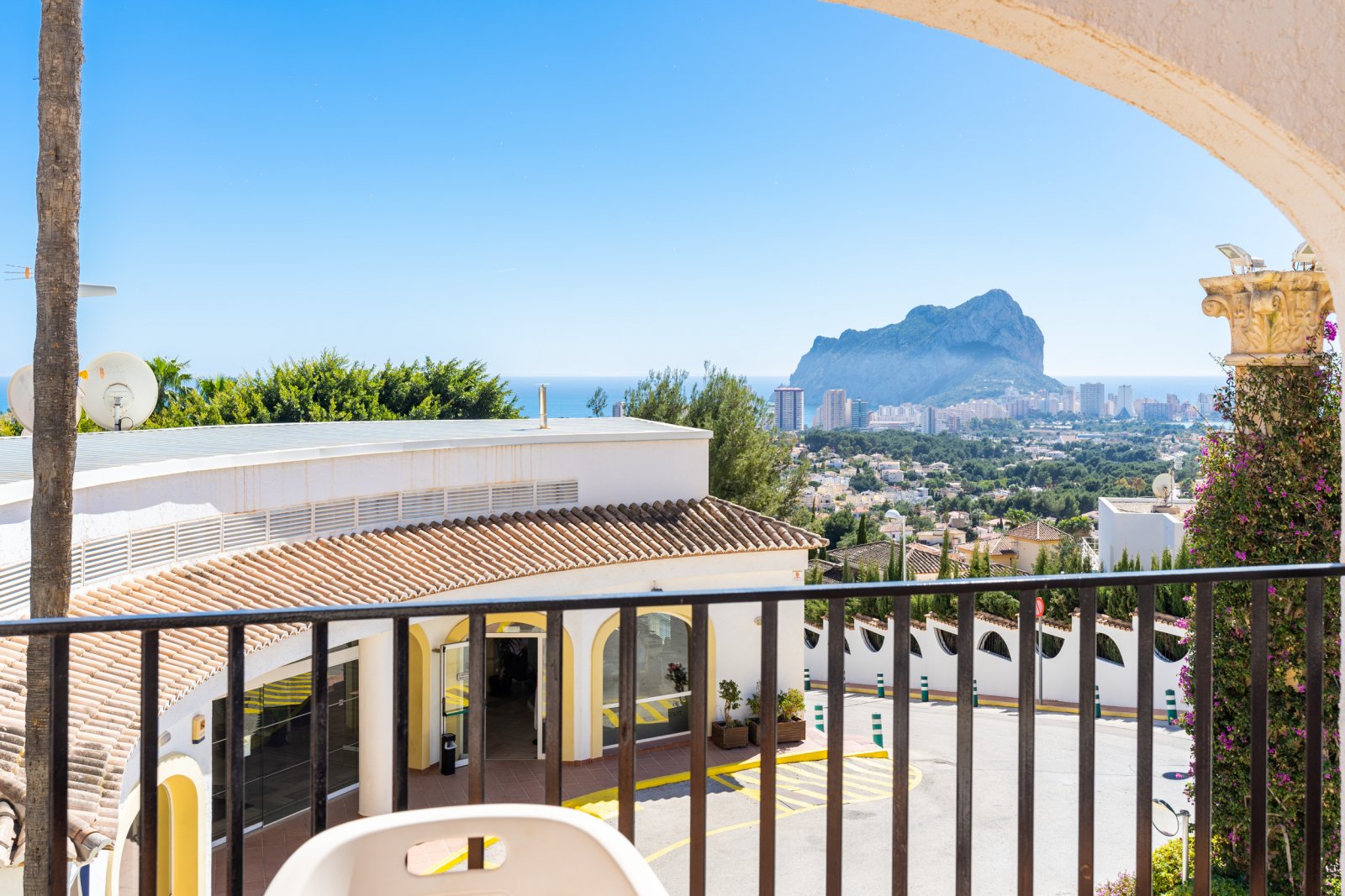  In der schönen Stadt Calpe gelegen, bietet diese Wohnanlage eine Vielzahl von Wohnmöglichkeiten, die auf unterschiedliche Bedürfnisse und Vorlieben z