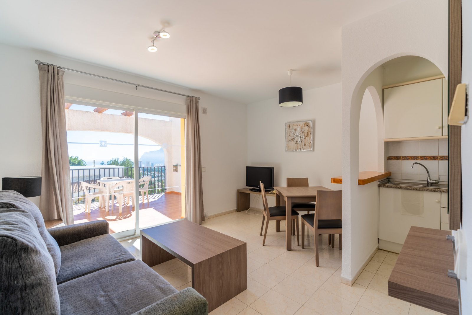  In der schönen Stadt Calpe gelegen, bietet diese Wohnanlage eine Vielzahl von Wohnmöglichkeiten, die auf unterschiedliche Bedürfnisse und Vorlieben z