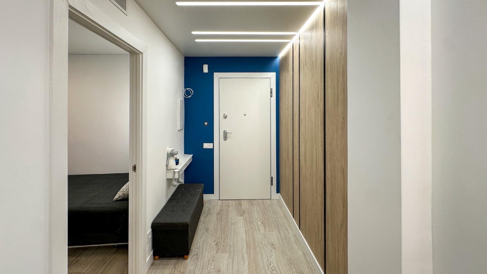  Willkommen in dieser wunderschön vollständig renovierten Wohnung in der begehrten Gegend Playa Acequión in Torrevieja. Nur 100 Meter vom Strand entfe