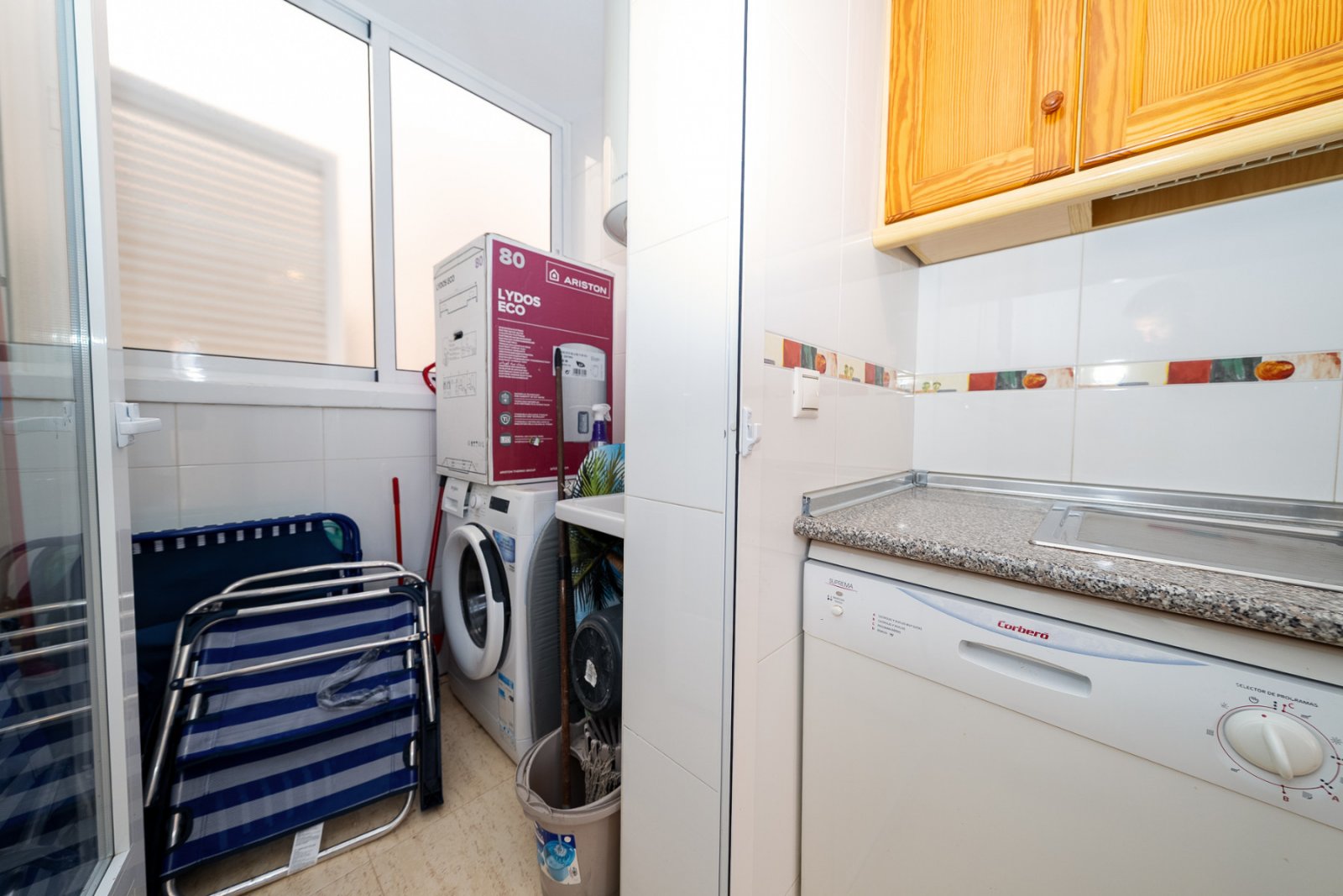 Gepflegte Dachgeschosswohnung in der etablierten Wohnanlage Rio Mar, Mil Palmeras, nur einen kurzen Spaziergang von der Küste und den Sandstränden vo