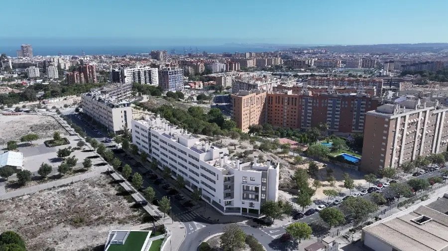  In der pulsierenden Stadt Alicante (Alacant) gelegen, bietet diese exklusive Wohnanlage eine Auswahl von 23 Immobilien, darunter elegante Apartments 