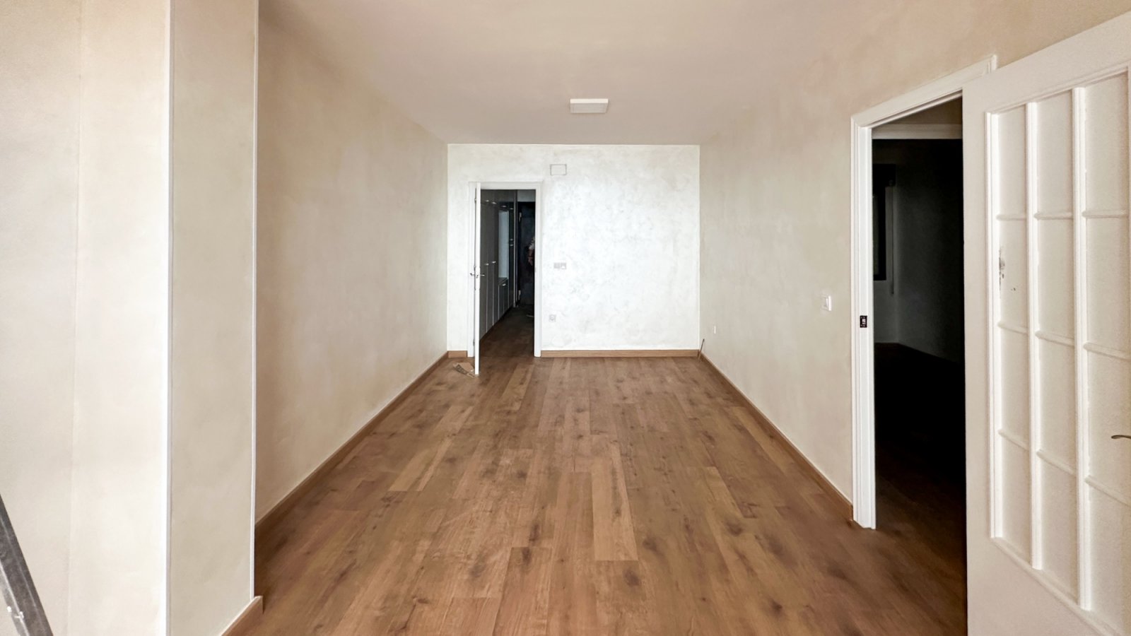 

Entdecken Sie diese helle, renovierte Wohnung im ersten Stock, gelegen in einer der gefragtesten Gegenden von Torrevieja
