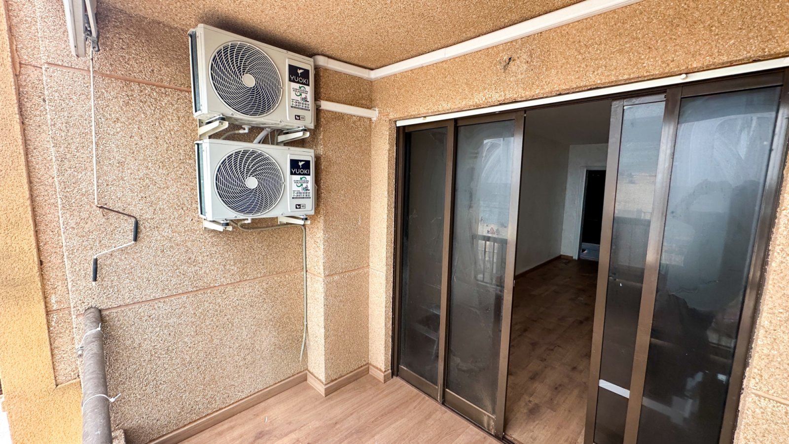 

Entdecken Sie diese helle, renovierte Wohnung im ersten Stock, gelegen in einer der gefragtesten Gegenden von Torrevieja