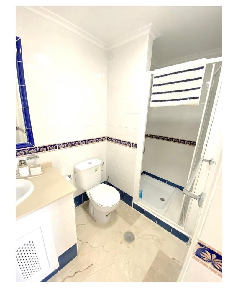 SOUTH-FACING 2 BEDROOM, 2 BATHROOM APARTMENT WITH PARKING & COMMUNAL POOL – PLAYA FLAMENCA
We are delighted to present this spacious t