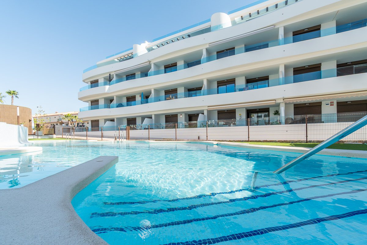 In der wunderschönen Orihuela Costa gelegen, bietet diese exklusive Wohnanlage eine Vielzahl von Wohnmöglichkeiten, die sich an unterschiedliche Bedü