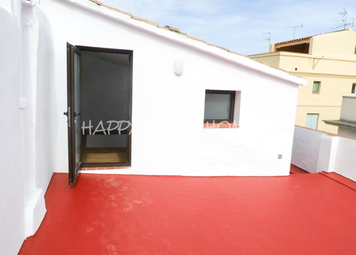 DACHGESCHOSS-DUPLEX IM HERZEN VON VILANOVA I LA GELTRÚ – MIT PRIVATTERASSE Entdecken Sie dieses spektakuläre Duplex-Penthouse im Zentrum von Vilan