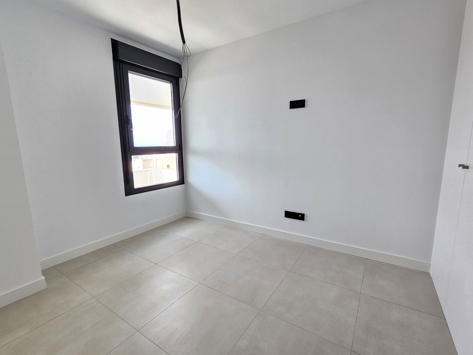 In der charmanten Stadt Calpe gelegen, bietet dieses exklusive Penthouse-Ensemble ein einzigartiges Wohnerlebnis mit beeindruckendem Meerblick. Mit n
