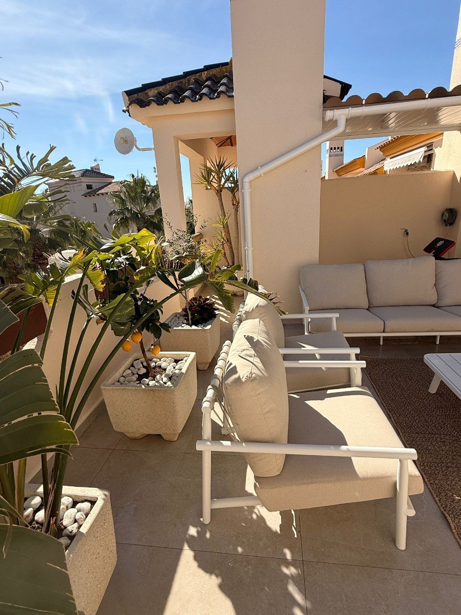 This beautifully renovated and fully furnished 138m² apartment offers spacious, modern living with high-quality finishes throughout. Designed for co