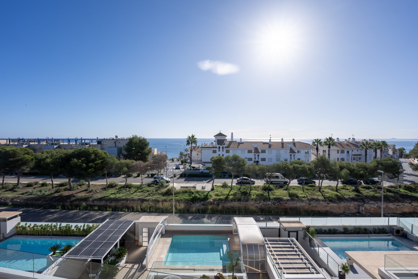 Discover this sumptuous contemporary villa, built in 2019, ideally located less than 200 meters from the sea in one of the most sought-after areas o