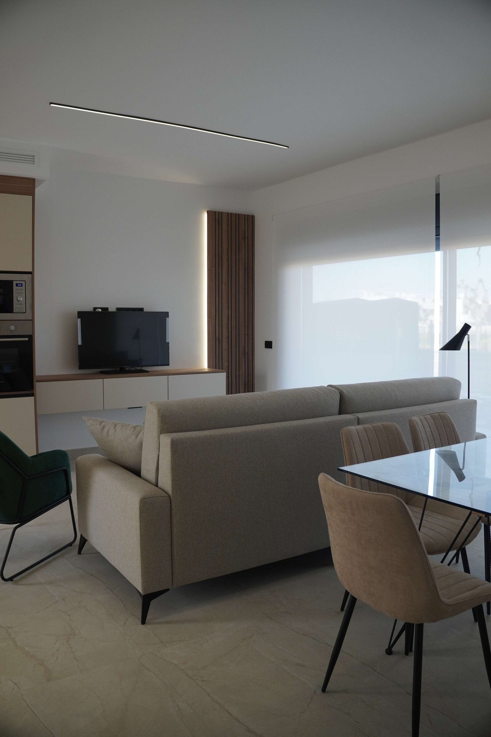 Im charmanten Ort Pilar de la Horadada gelegen, bietet dieses exklusive Bungalow-Ensemble ein einzigartiges Wohnerlebnis. Mit nur sieben verfügbaren