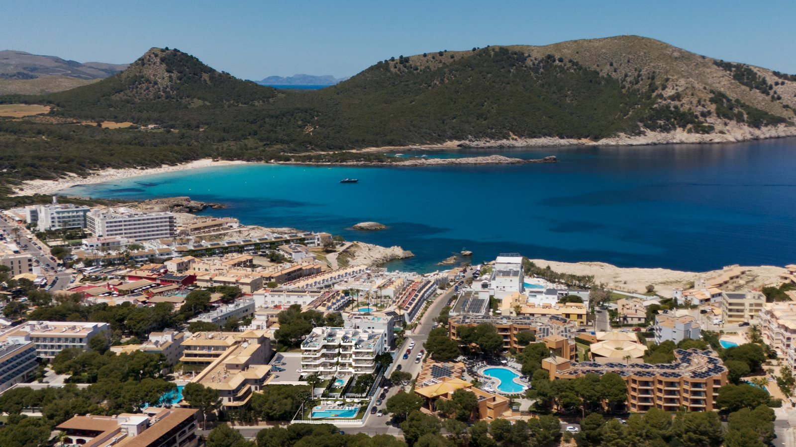 Cala Lliteres Residences befindet sich in Cala Ratjada (Capdepera), nur 250 Metern Entfernung von Cala Lliteres in einer einzigartigen beschaulichen