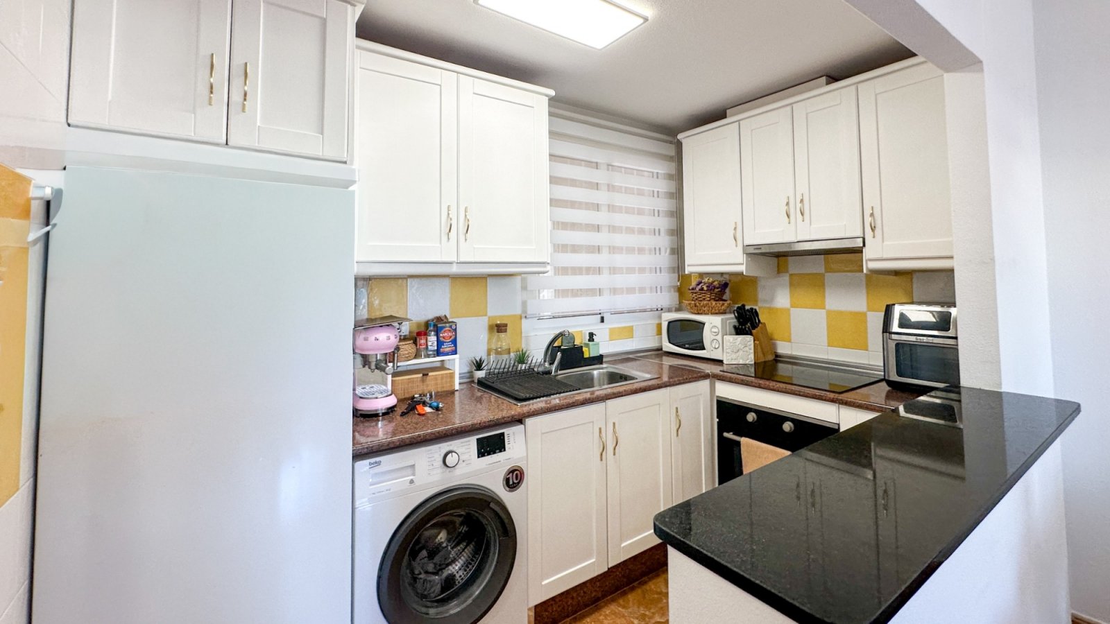 Renovierte Wohnung in der Nähe des Yachthafens Guardamar del Segura zu verkaufen.

Diese renovierte 2-Zimmer-Wohnung mit 2