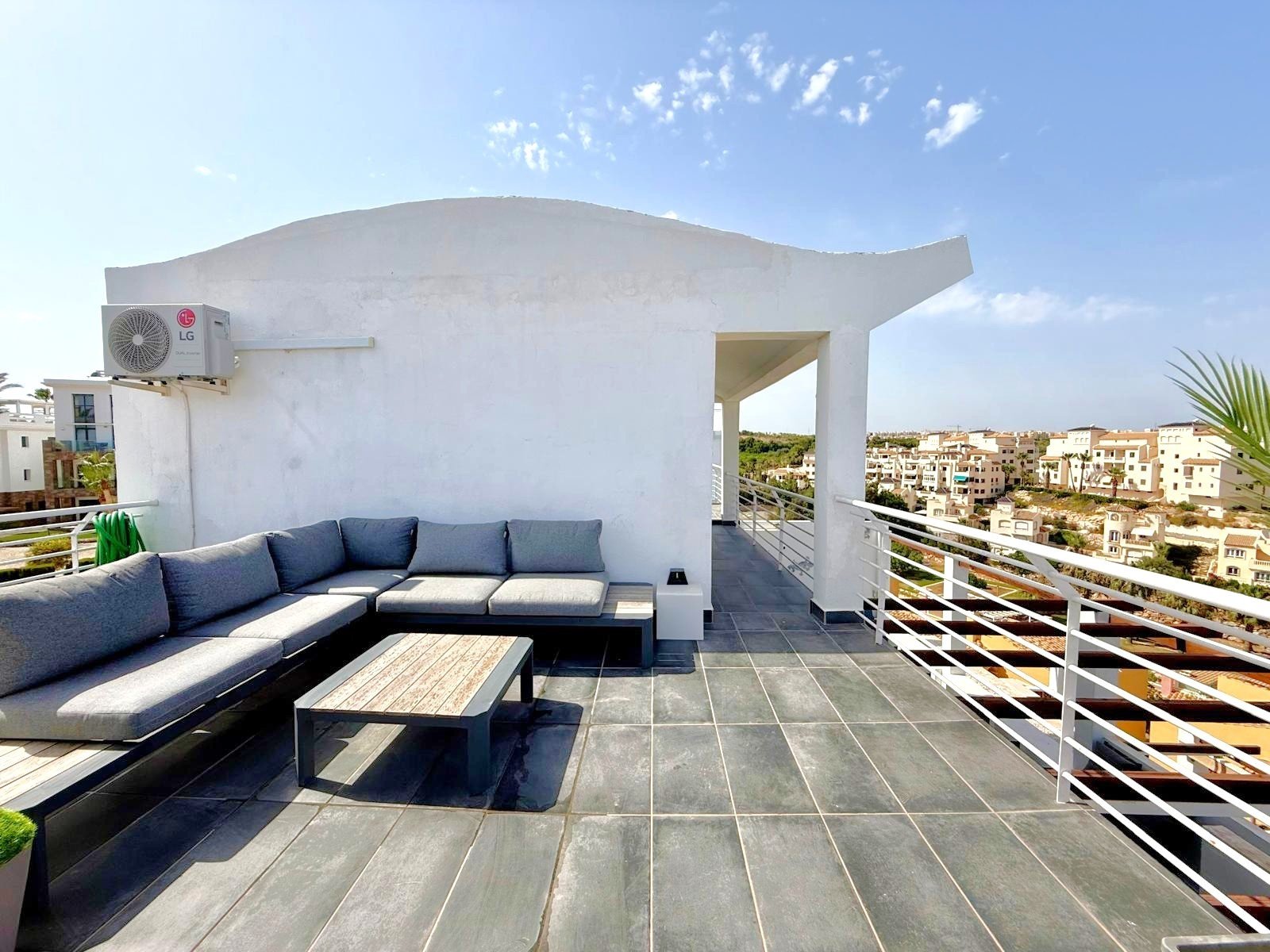   Beautifully presented penthouse with excellent views from the 50 m2 large terrace all along the open plan living, dining and kitchen area.