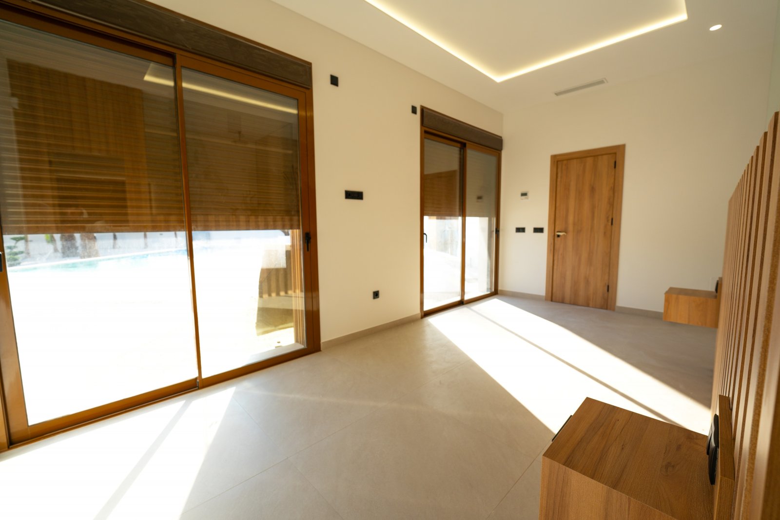 In der prestigeträchtigen Gegend von Ciudad Quesada gelegen, bieten diese exklusiven Villen eine Umgebung von Luxus und Komfort. Mit nur zwei verfügb