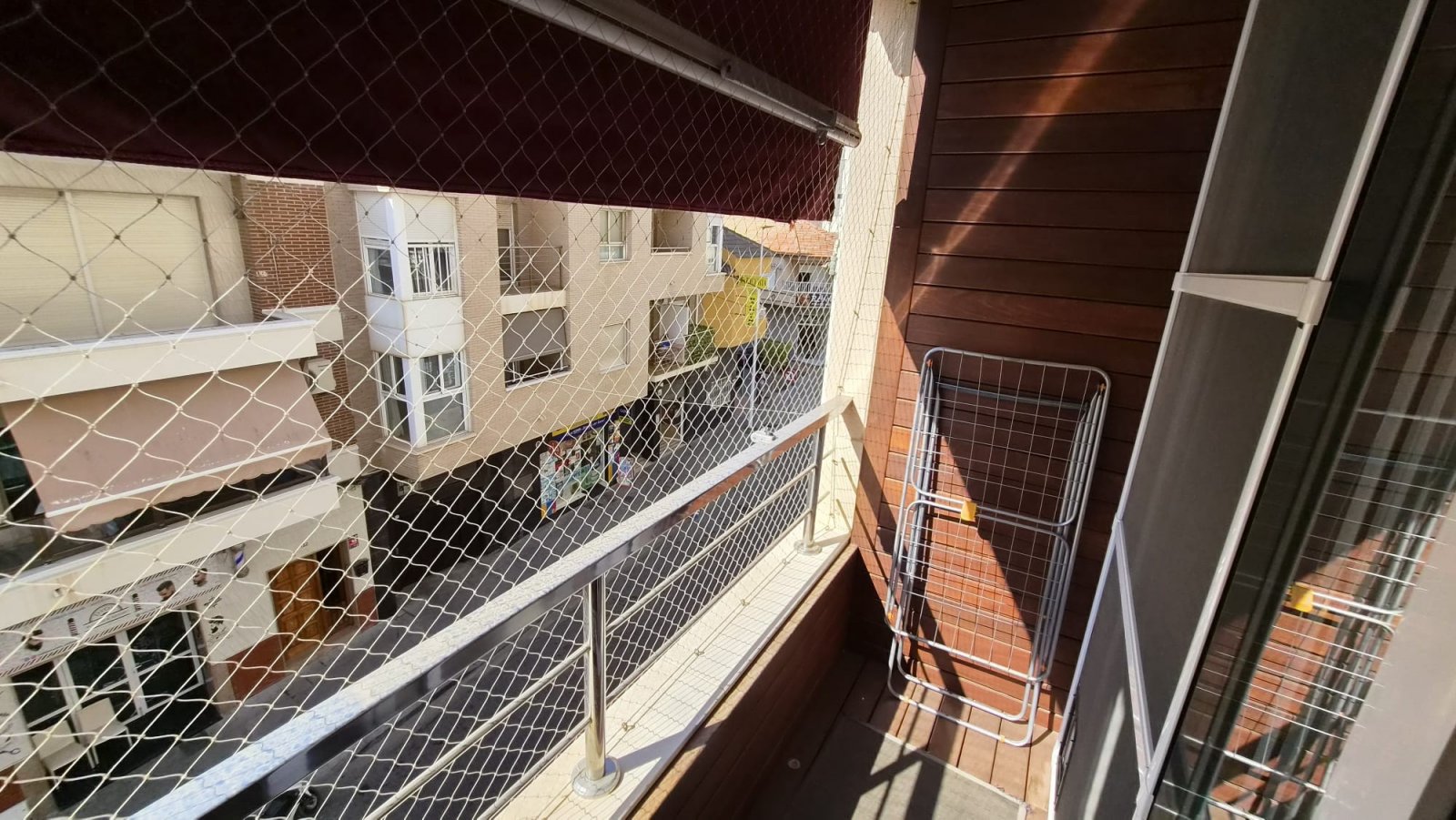 Spektakuläre Luxuswohnung mit 4 Schlafzimmern, die in 3 geräumige Schlafzimmer mit Ankleidezimmern umgewandelt wurden.

Di