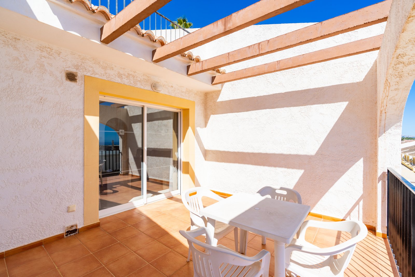 In der schönen Stadt Calpe gelegen, bietet diese Wohnanlage eine Vielzahl von Wohnmöglichkeiten, die auf unterschiedliche Bedürfnisse und Vorlieben z