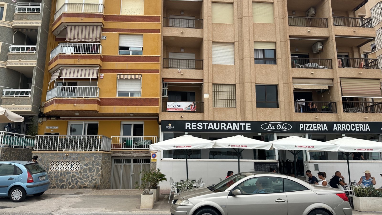 

Entdecken Sie diese helle, renovierte Wohnung im ersten Stock, gelegen in einer der gefragtesten Gegenden von Torrevieja