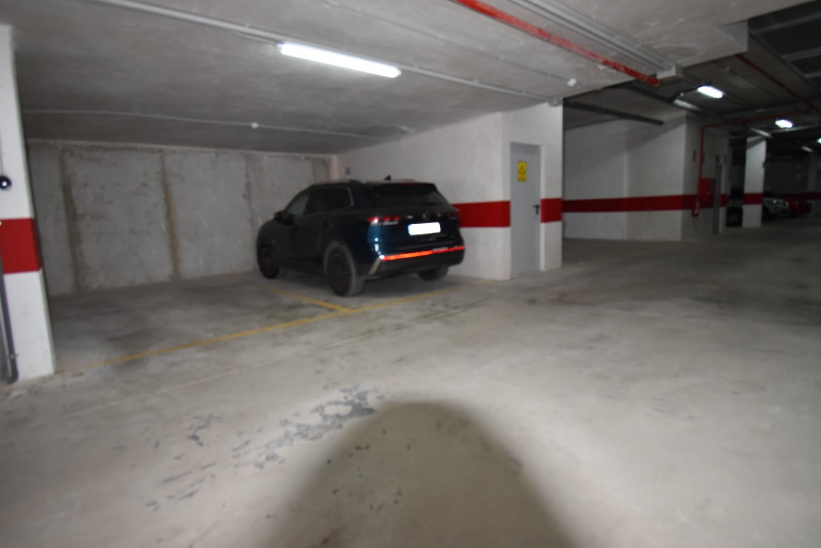 This West Facing, Two Bedroom, Second Floor Apartment in Los Altos is located within a 10 minute walk of a main chain supermarket, JYSK furniture st