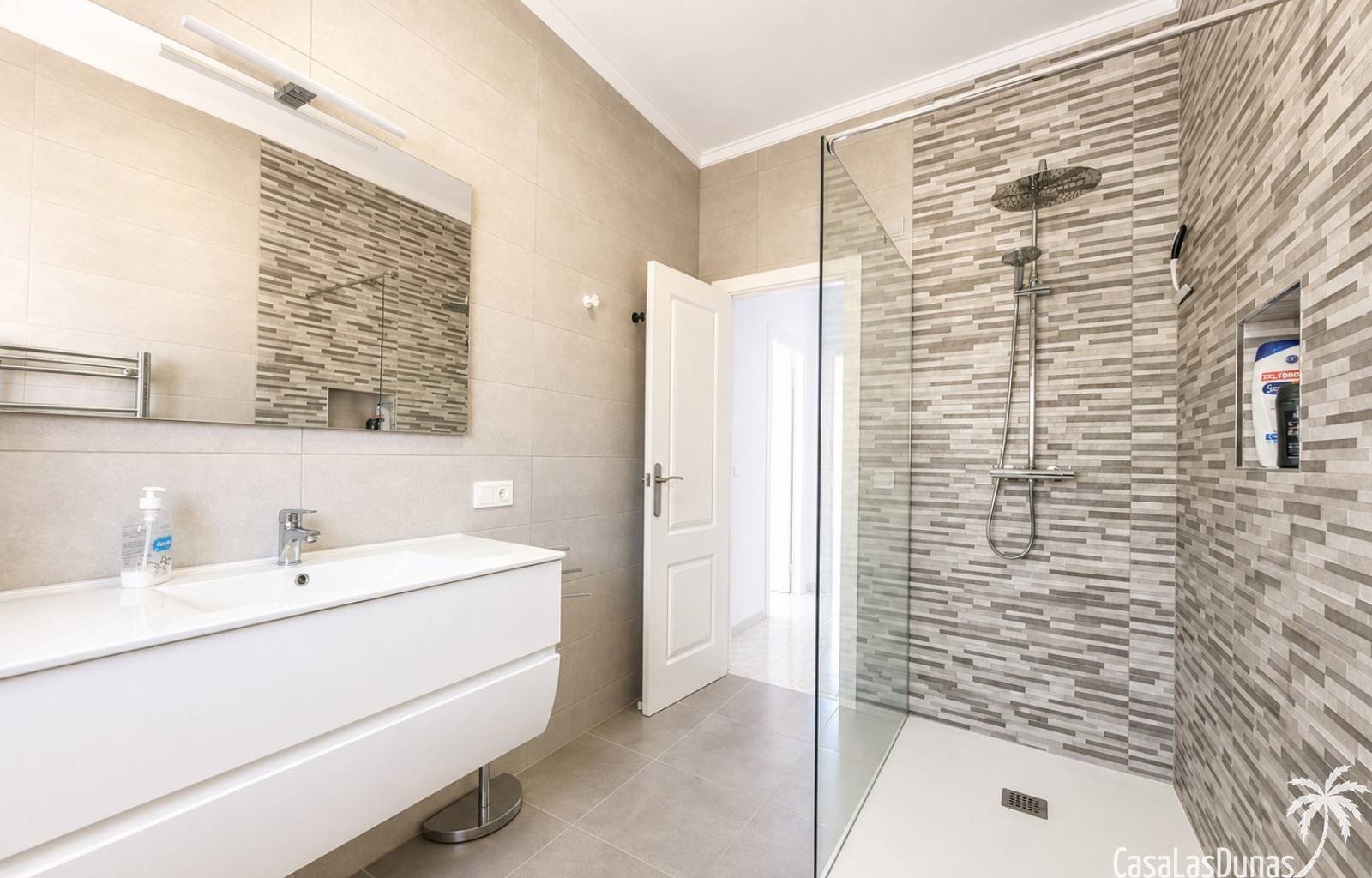 Geräumiges Ferienhaus mit Gemeinschaftspool in Ciudad Quesada – Casa Mi Paraiso
Profitieren Sie von einem zeitlich begrenzten Last-Minute-Rabatt von