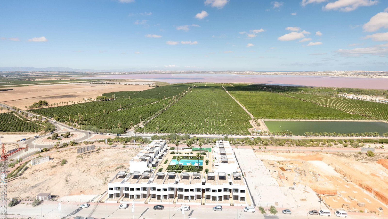 In der charmanten Stadt Torrevieja gelegen, bietet dieser Wohnkomplex eine Auswahl von 34 High-Bungalow- und Low-Bungalow-Immobilien. Diese Wohnungen