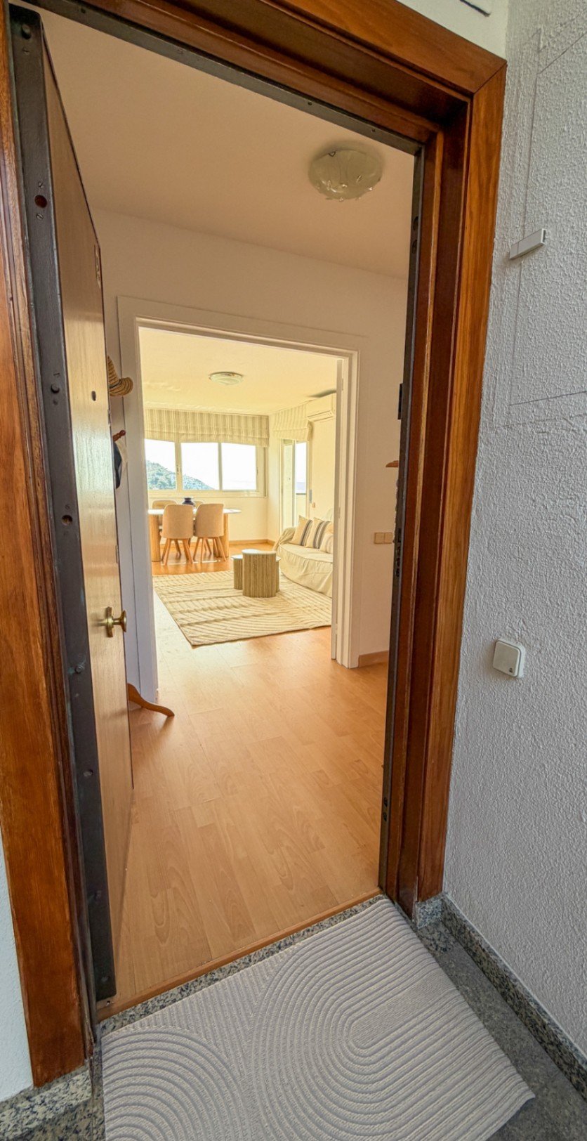 Wohnung direkt am Aiguadolç Strand, mit 3 Schlafzimmern und 2 Badezimmern. Jeder, der zum ersten Mal hereinkommt, ist sprachlos über die atemberau