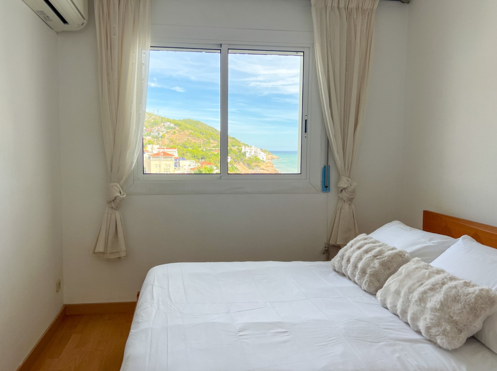 Wohnung direkt am Aiguadolç Strand, mit 3 Schlafzimmern und 2 Badezimmern. Jeder, der zum ersten Mal hereinkommt, ist sprachlos über die atemberau