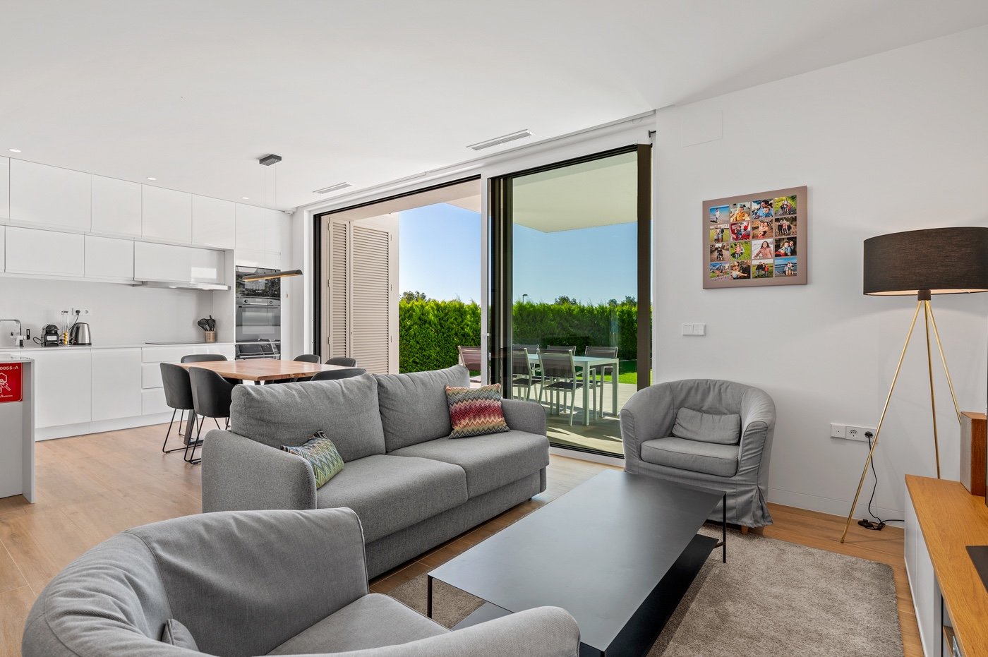 Erleben Sie mediterranes Wohnen der Extraklasse in diesem exklusiven Luxusapartment in der begehrten Wohnanlage Níspero innerhalb des Las Colinas Gol