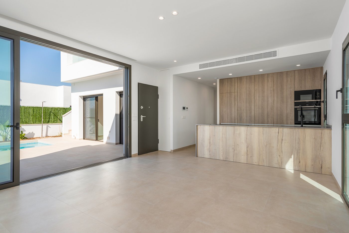 In der charmanten Stadt San Javier gelegen, bietet dieses freistehende Chalet eine perfekte Kombination aus Komfort und Stil. Entworfen für diejenige