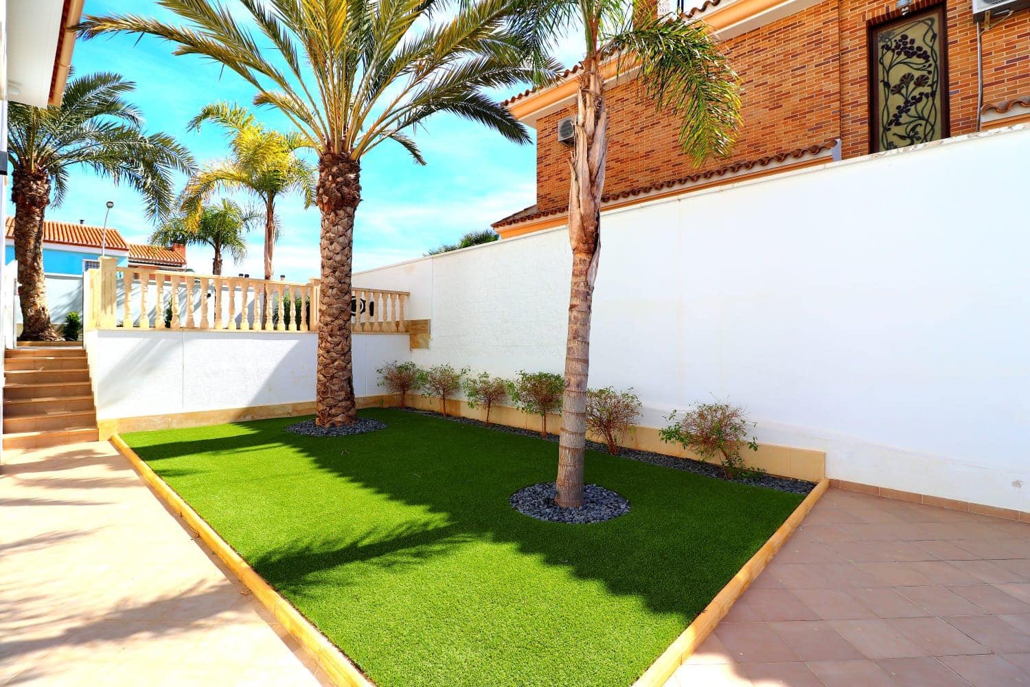 "Welcome to a three-story haven in Campoamor, just 500 meters from the sea! This spacious villa seamlessly blends luxury, comfort, and proximit