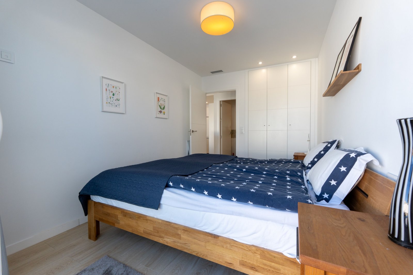  Dieses freistehende Chalet befindet sich in der charmanten Gemeinde San Pedro del Pinatar und bietet eine einzigartige Gelegenheit, das Leben an der 